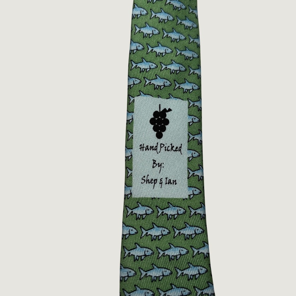 Vineyard Vines Green Fish Print Silk Necktie Hand Made USA Preppy Fishing Tie - Picture 6 of 8